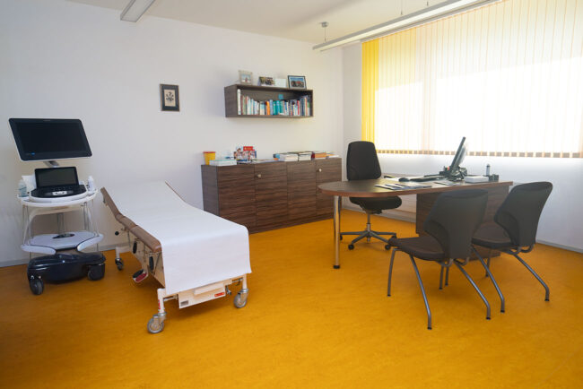 Zimmer-2-Arztpraxis-Ybrig